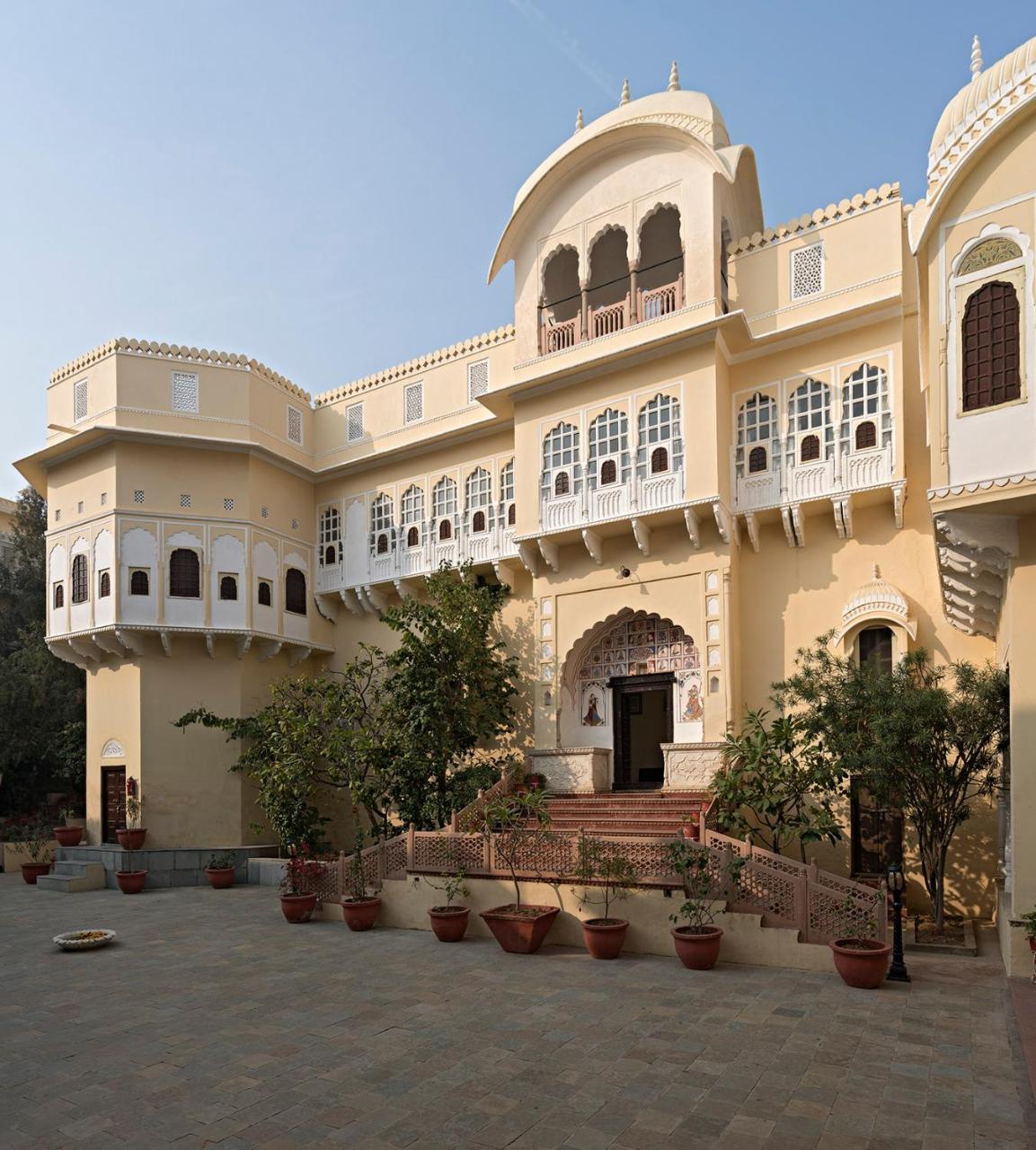 Alsisar Mahal- Heritage Hotel Exterior photo